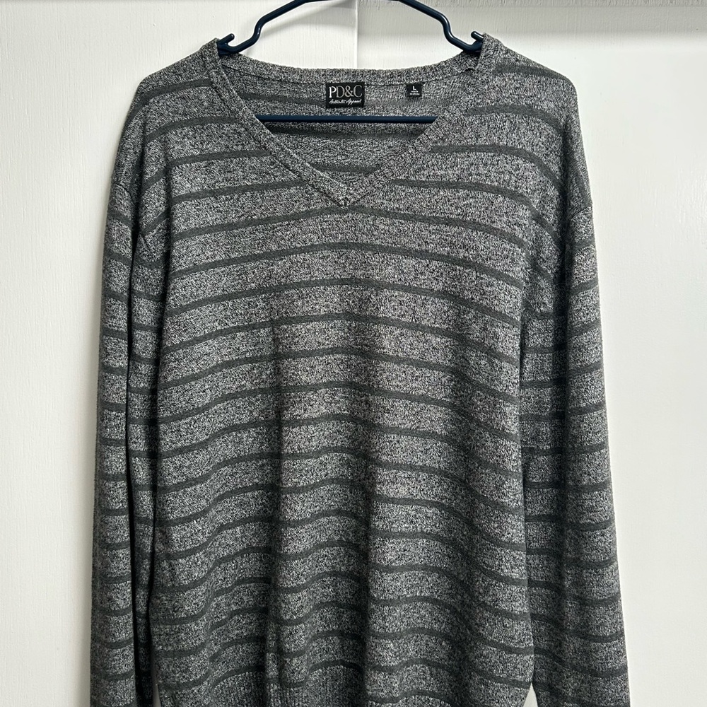 PD&C Gray V-Neck Sweater with Horizontal Stripes